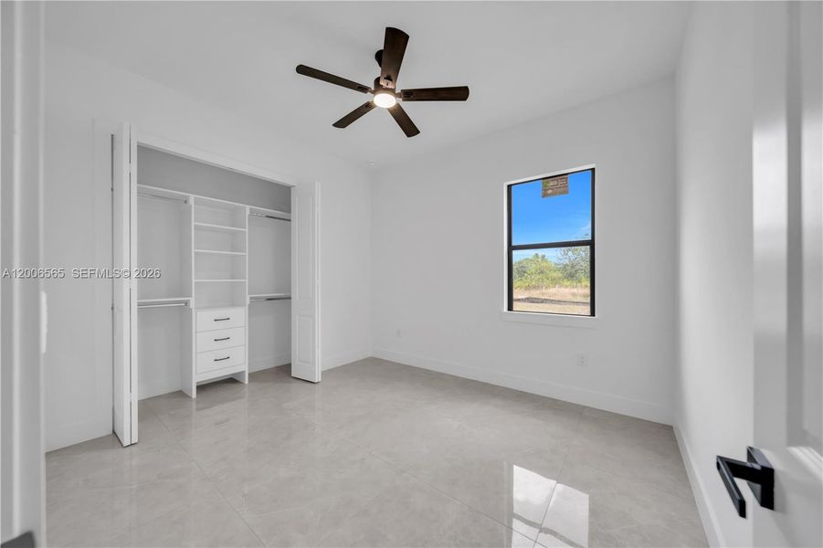 Spacious, unfurnished interior of a new home in , Lehigh Acres (Image 13).
