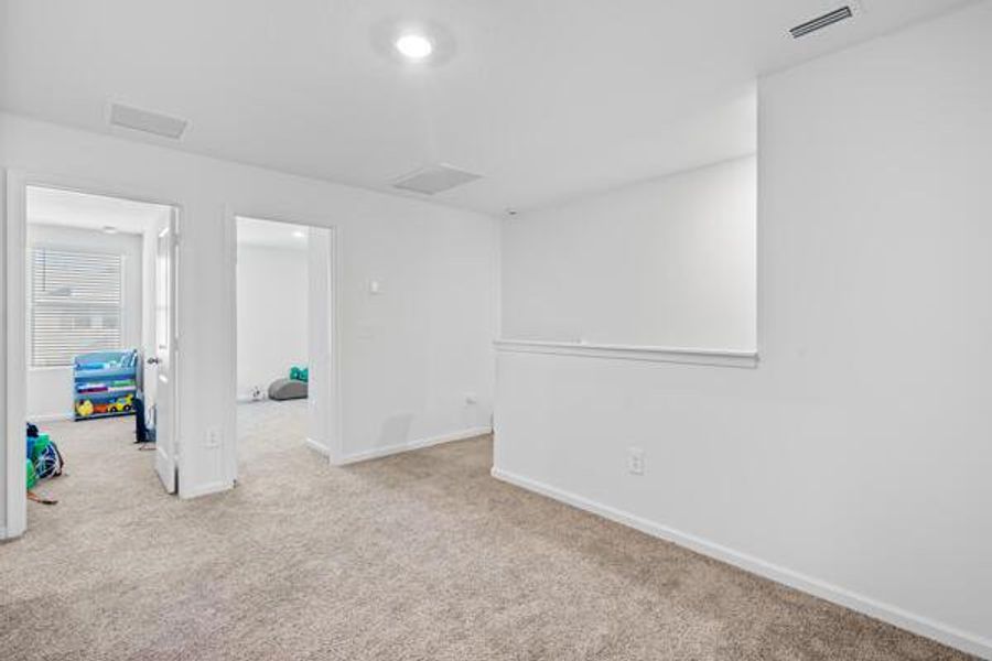 Spacious, unfurnished interior of a new home in , Fort Pierce (Image 21).