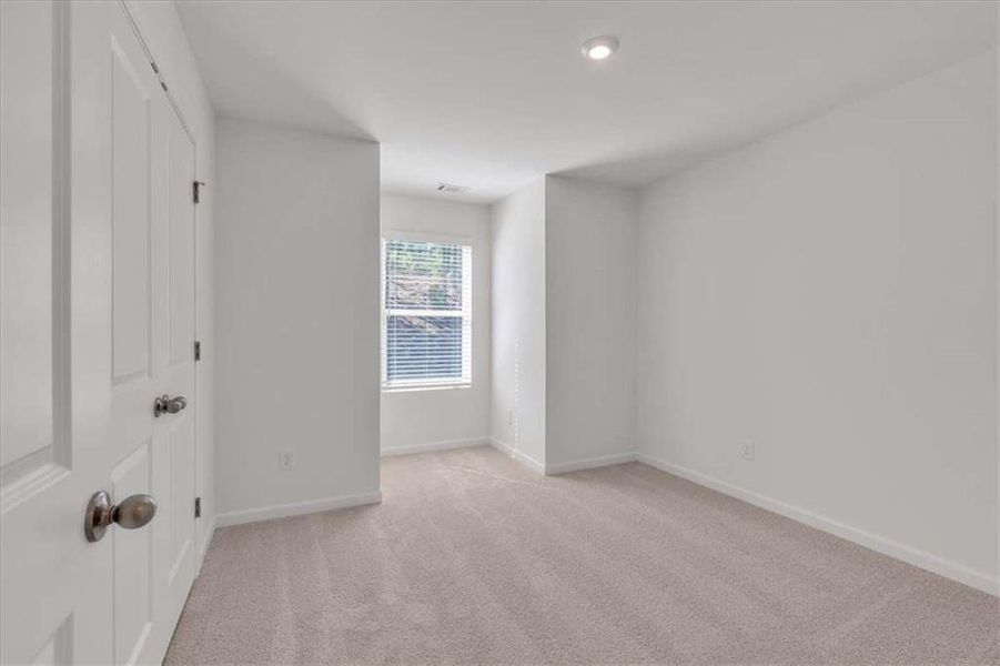 Spacious, unfurnished interior of a new home in The View at Groover's Lake, Lithia Springs (Image 15).