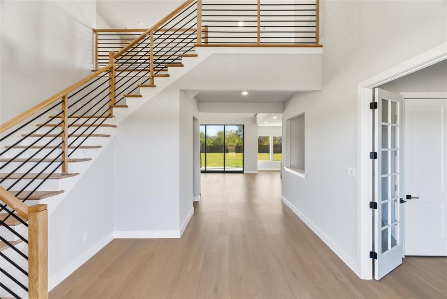 Spacious, unfurnished interior of a new home in Hidden Valley 1, Princeton (Image 31).