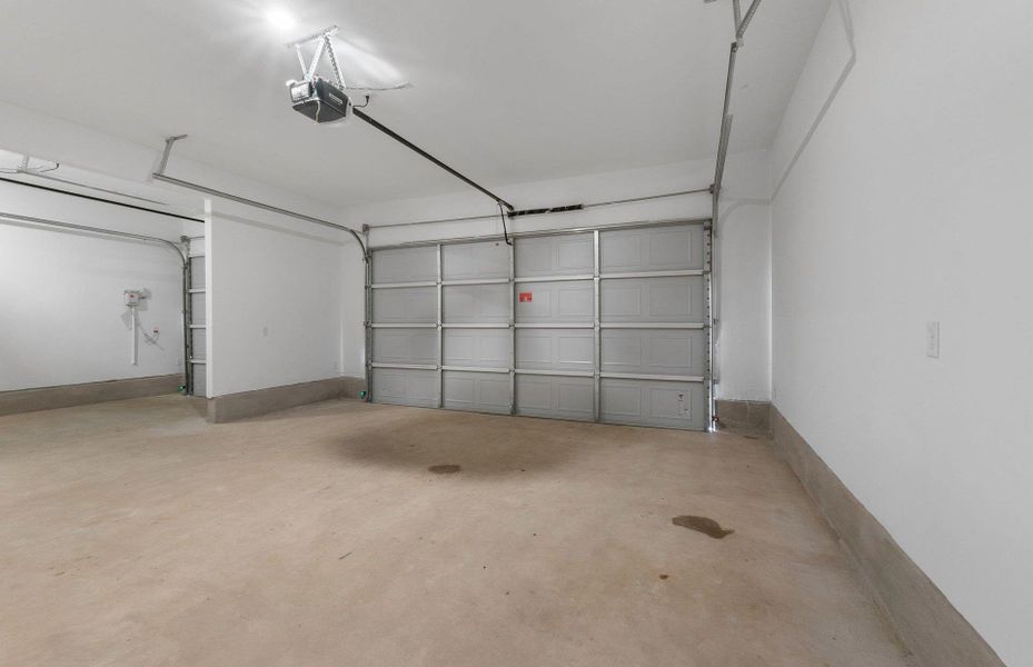 Spacious, unfurnished interior of a new home in Kuempel Estates, Pflugerville (Image 22). Spacious, unfurnished interior of a new home in Kuempel Estates, Pflugerville (Image 22).