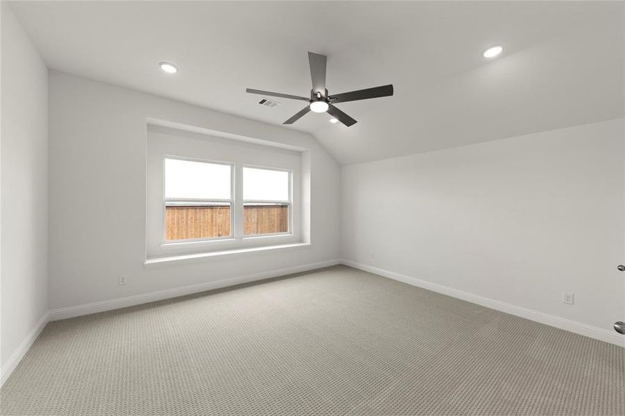 Spacious, unfurnished interior of a new home in Creekview Meadows, Pilot Point (Image 15).