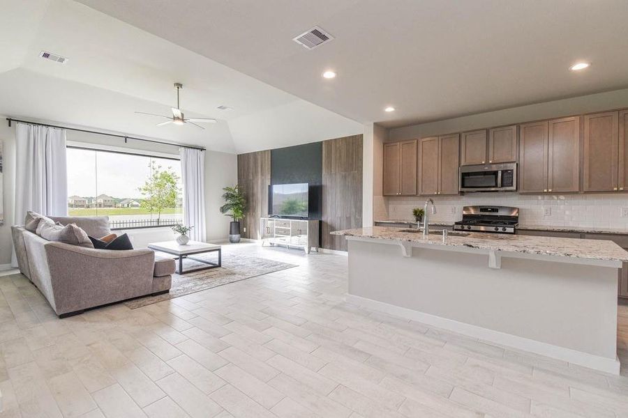 Furnished interior view inside a new home in Oakwood, Tomball (Image 9).