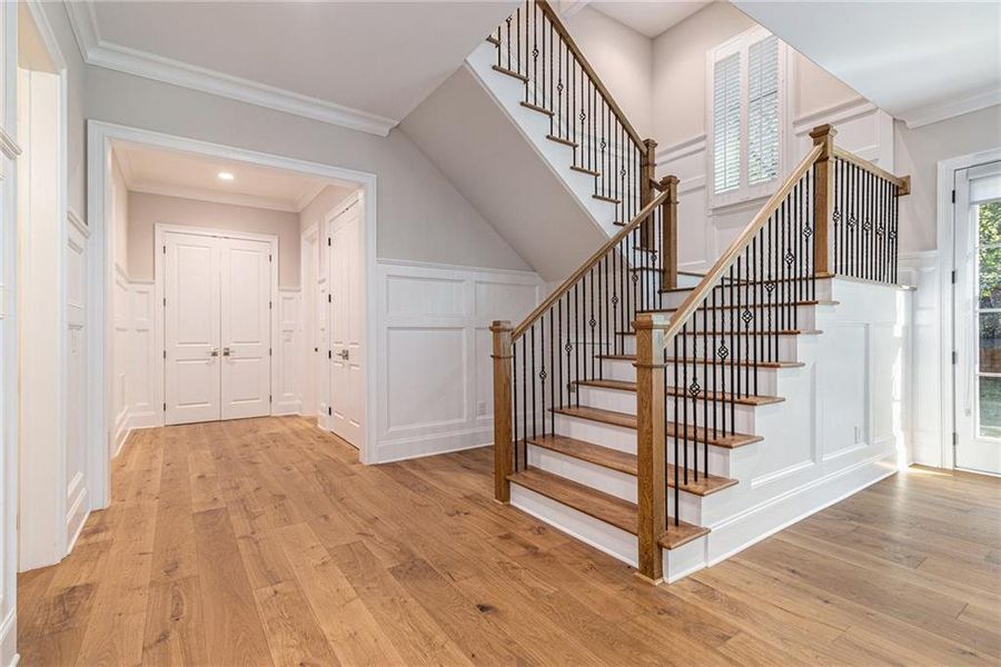 Spacious, unfurnished interior of a new home in , Brookhaven (Image 36).