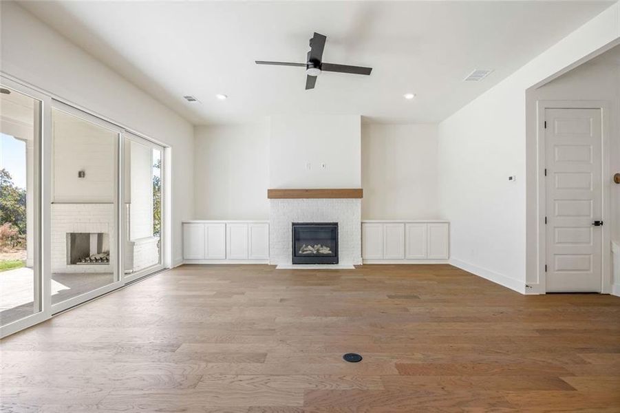 Spacious, unfurnished interior of a new home in Long Hollow Landing, Gainesville (Image 27).