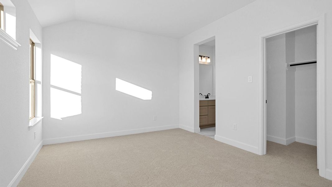 Spacious, unfurnished interior of a new home in Meridiana 80' - Gated, Manvel (Image 8). Spacious, unfurnished interior of a new home in Meridiana 80' - Gated, Manvel (Image 8).