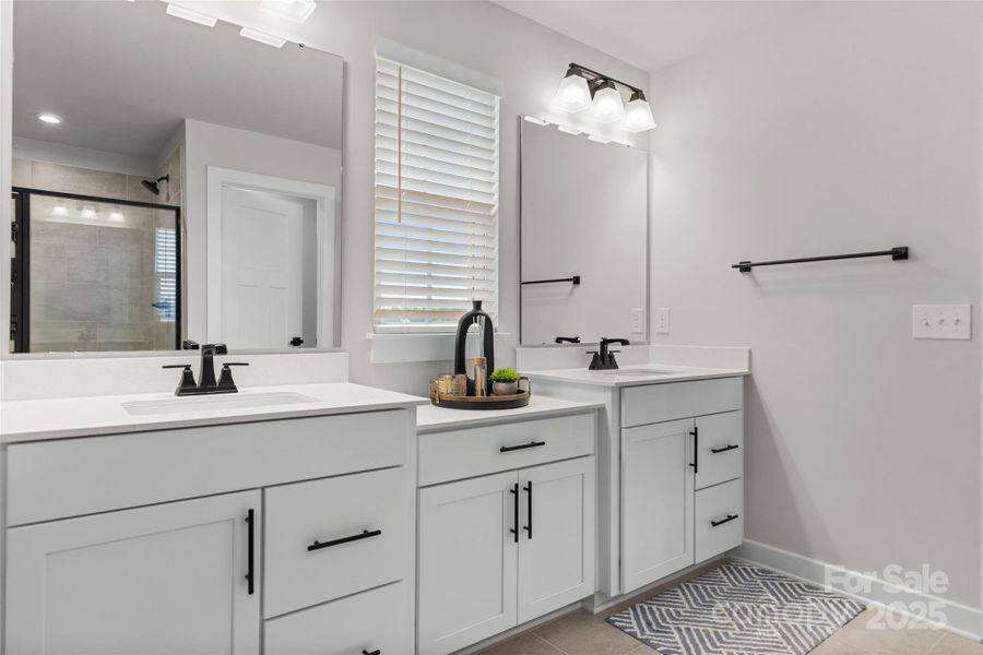 Furnished interior view inside a new home in , Spartanburg (Image 33).