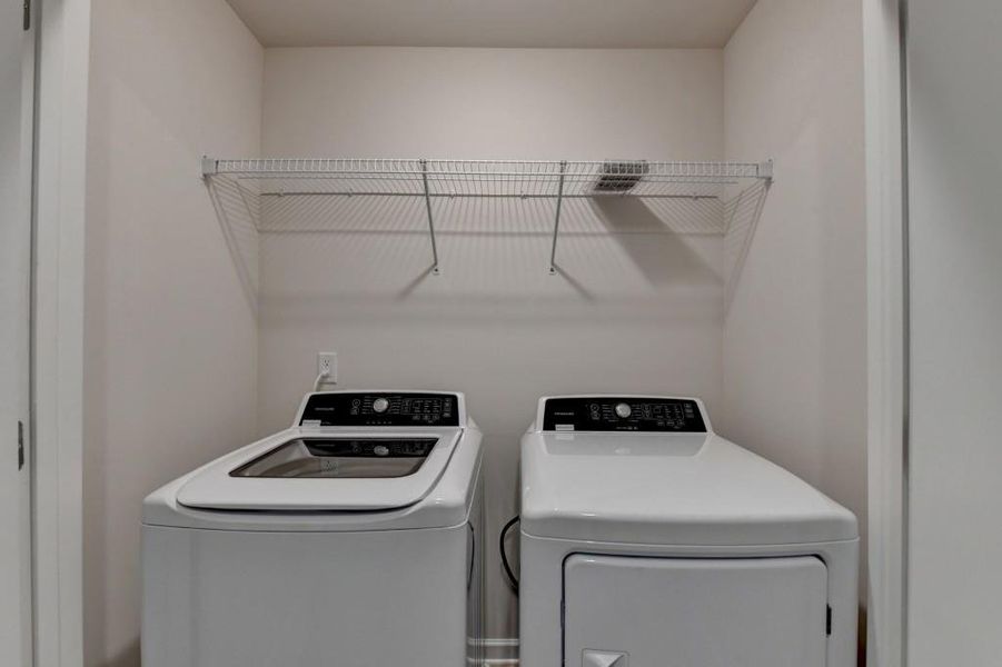 Furnished interior view inside a new home in Magnolia Grove, Mableton (Image 36). Furnished interior view inside a new home in Magnolia Grove, Mableton (Image 36).