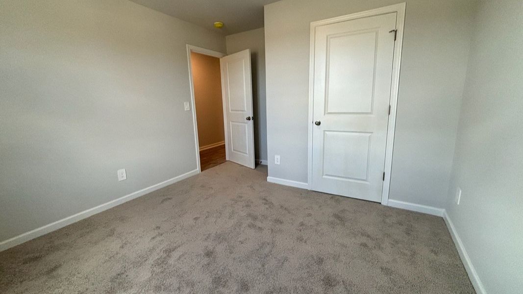Spacious, unfurnished interior of a new home in Saddle Trace, Lewisburg (Image 17).