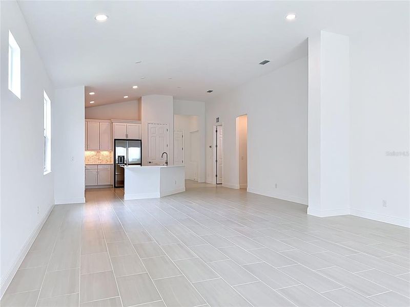 Spacious, unfurnished interior of a new home in Watercolor Place, Bradenton (Image 43). Spacious, unfurnished interior of a new home in Watercolor Place, Bradenton (Image 43).