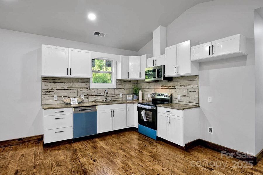 Image 43 of a home in .