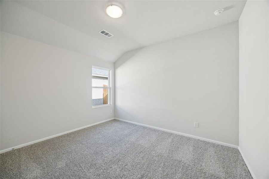 Spacious, unfurnished interior of a new home in Santorini, Seagoville (Image 14).