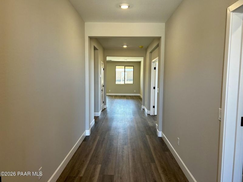 Spacious, unfurnished interior of a new home in North Ridge at Pronghorn Ranch, Prescott Valley (Image 19).