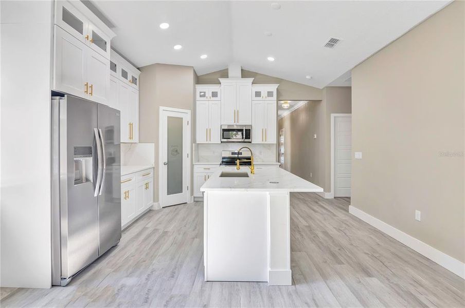 Furnished interior view inside a new home in , Winter Garden (Image 8).
