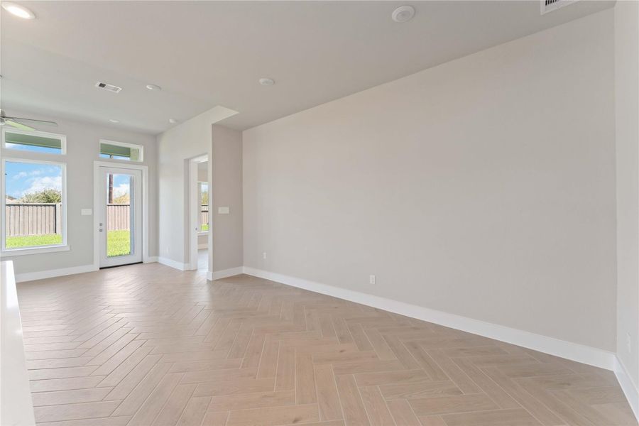 Spacious, unfurnished interior of a new home in Arabella on the Prairie, Richmond (Image 34).