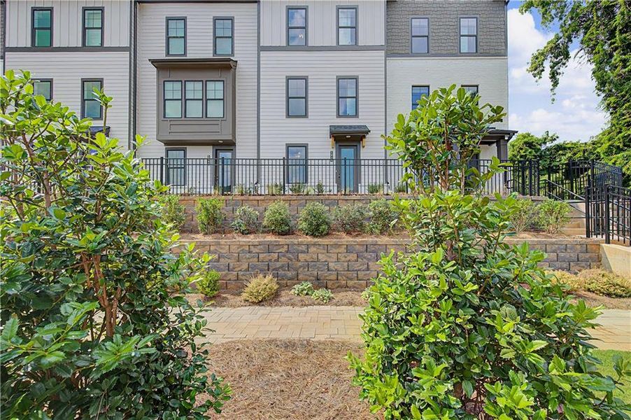 Exterior details and patio area of a home in Barrett Pointe, Kennesaw (Image 3).