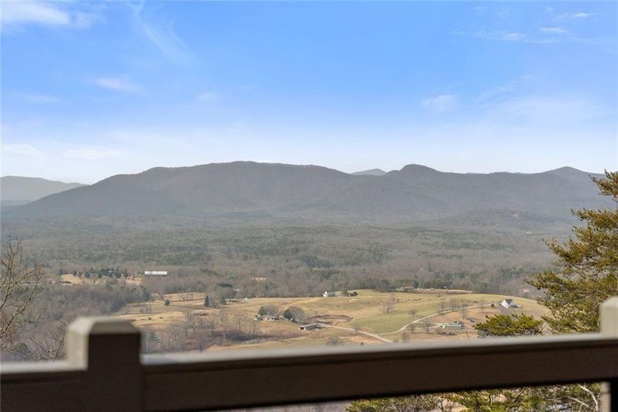 Natural landscape and outdoor views near  in Cleveland (Image 59).