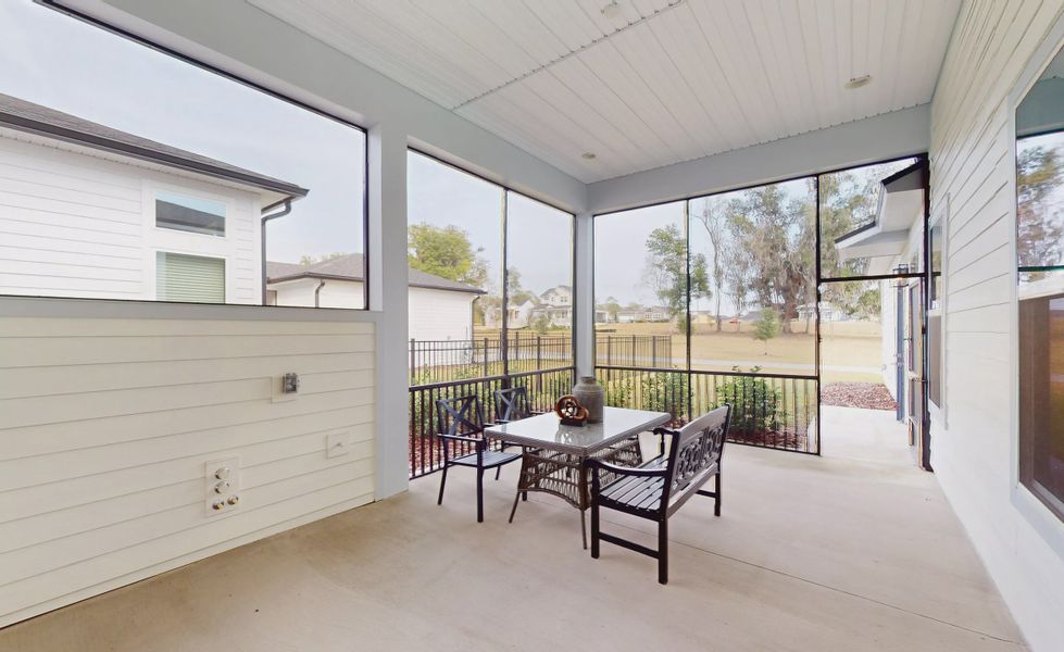 Exterior details and patio area of a home in Oakmont, Gainesville (Image 32).