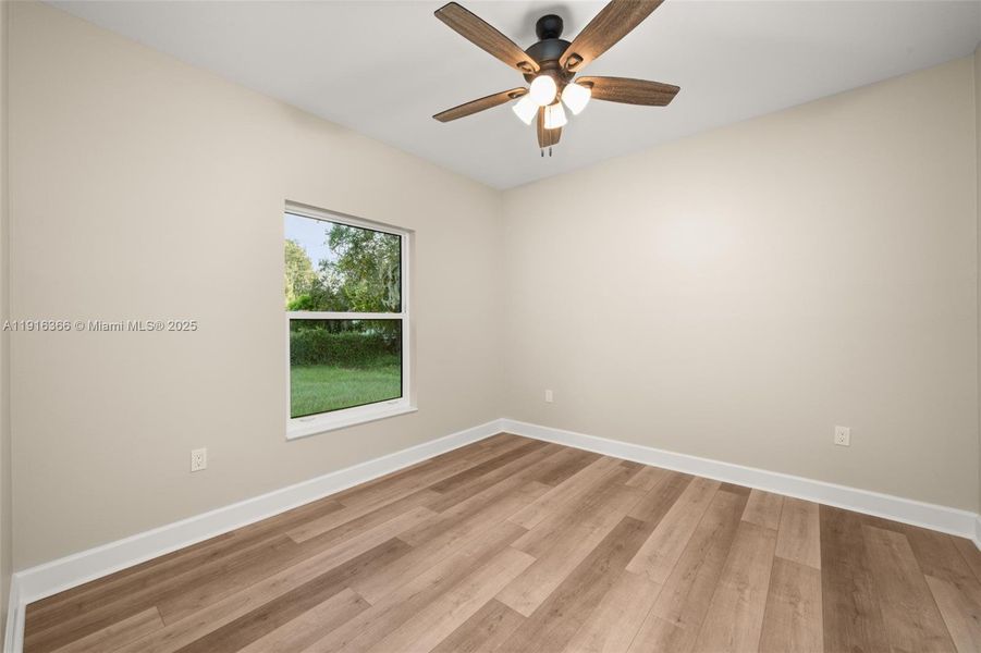 Spacious, unfurnished interior of a new home in , Sebring (Image 17).