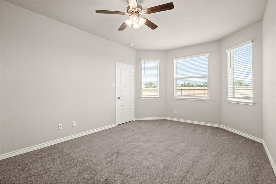 Spacious, unfurnished interior of a new home in Rocky Creek Crossing, Fort Worth (Image 15). Spacious, unfurnished interior of a new home in Rocky Creek Crossing, Fort Worth (Image 15).