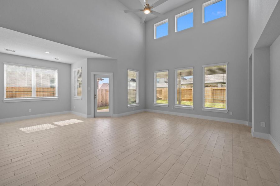 Spacious, unfurnished interior of a new home in Beacon Hill, Waller (Image 10).