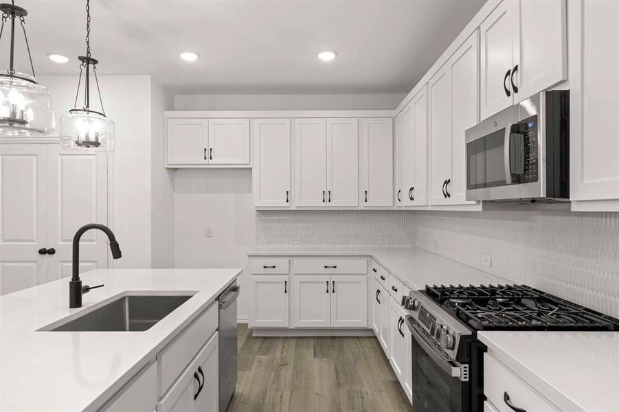 Image 25 of a home in Devonshire 40s. Image 25 of a home in Devonshire 40s.