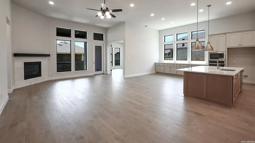 Spacious, unfurnished interior of a new home in Veramendi, New Braunfels (Image 13).