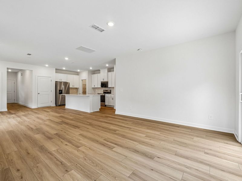Spacious, unfurnished interior of a new home in Walnut Reserve, Conover (Image 13).