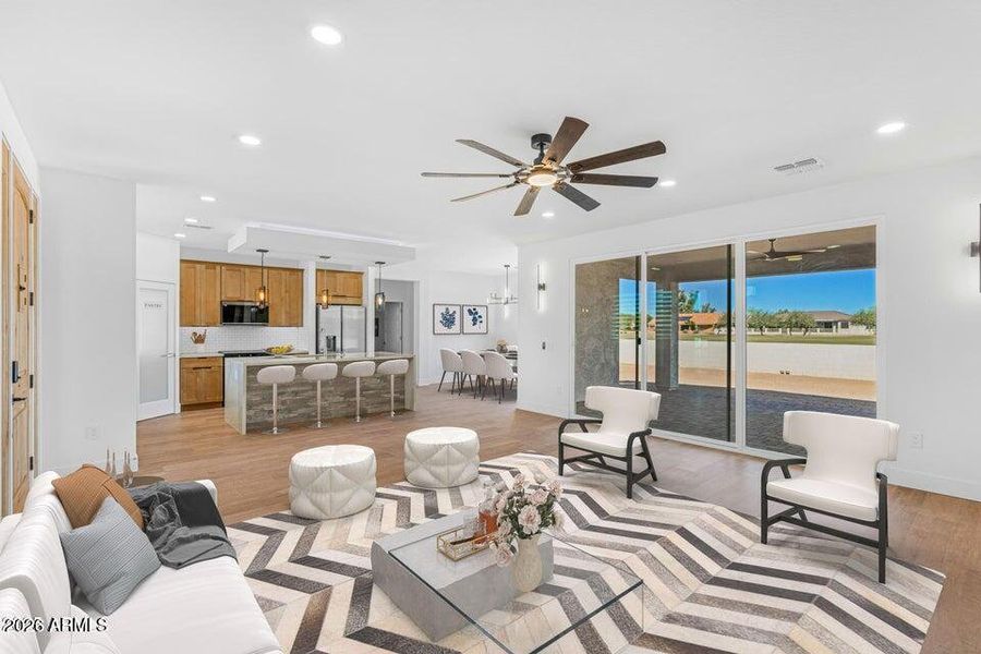 20251031023522504290000000-o