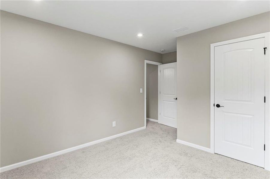 Spacious, unfurnished interior of a new home in Sage Woods, Dallas (Image 16).
