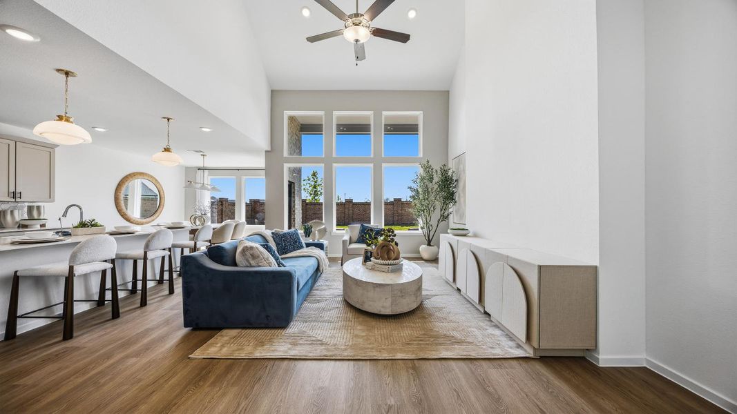 Representative furnished interior of a home built from the Quinn by D.R. Horton in Lago Mar 55' Homesites, Texas City (Image 6).