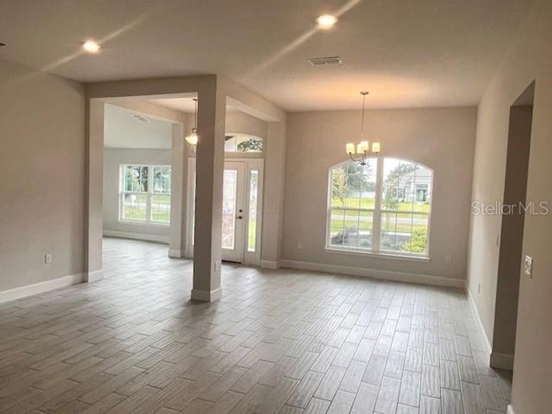Spacious, unfurnished interior of a new home in Hill Country Estates, Dade City (Image 4).