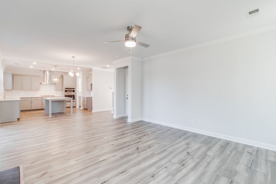 Spacious, unfurnished interior of a new home in Hendrix Farms, Lexington (Image 25).