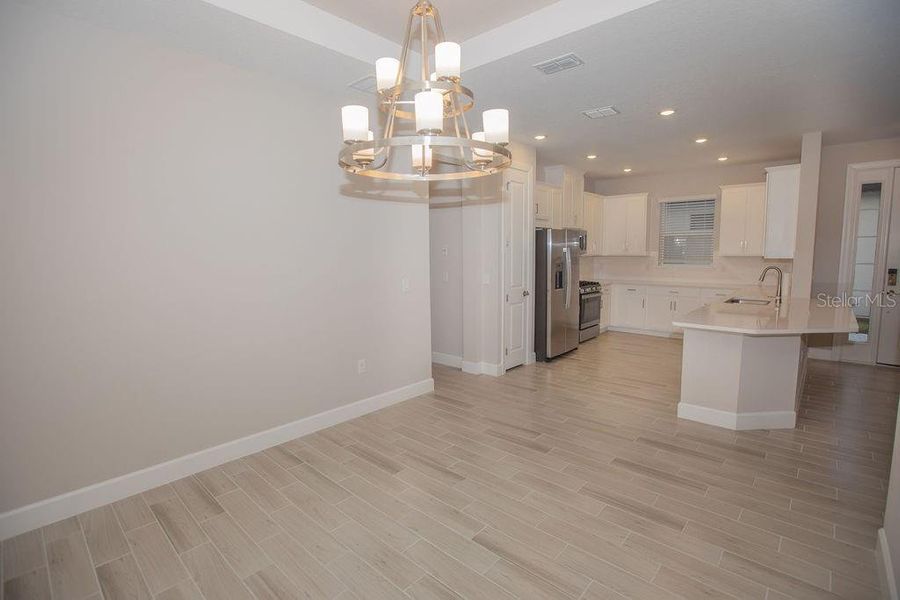 Spacious, unfurnished interior of a new home in , Wesley Chapel (Image 19).