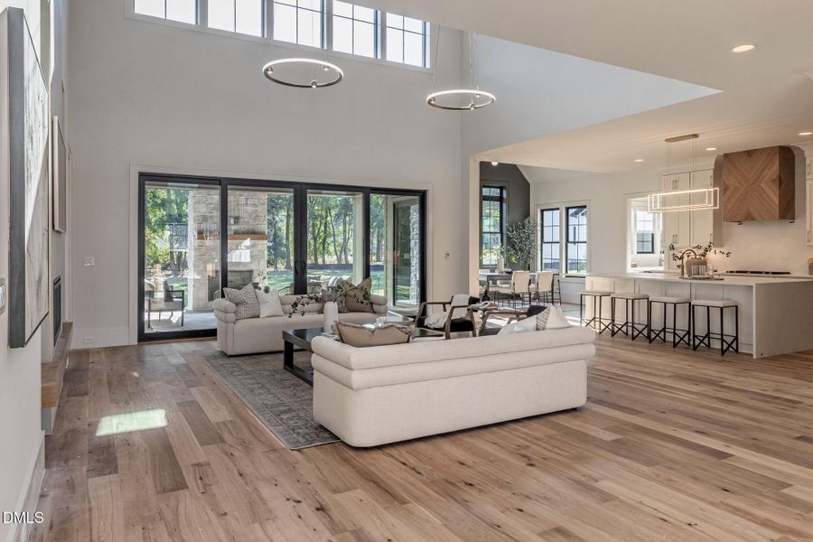 200_MEADOW_WALK_DR_INTERIOR_04 200_MEADOW_WALK_DR_INTERIOR_04