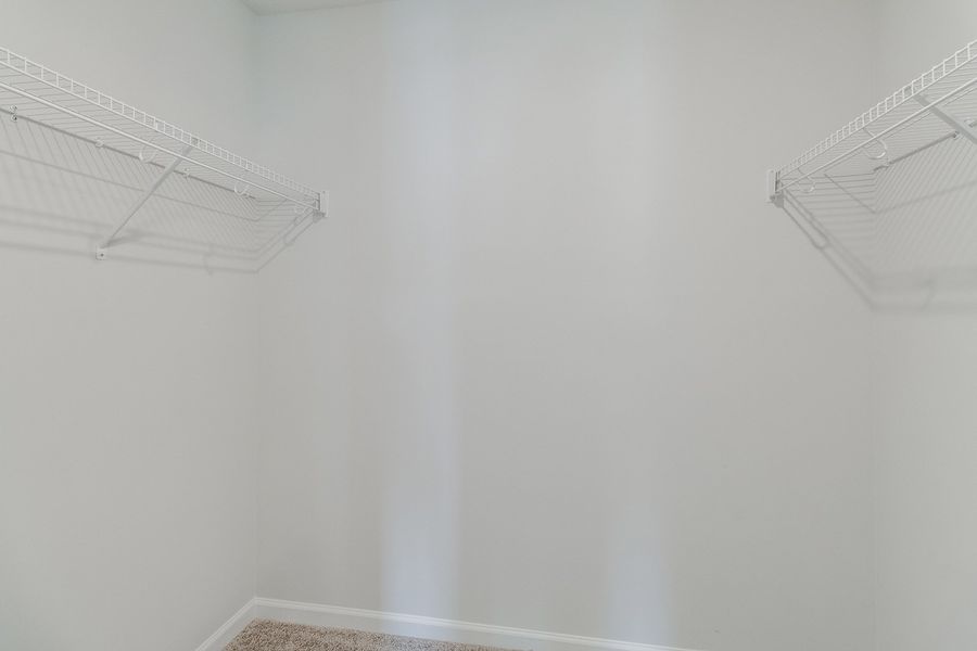Spacious, unfurnished interior of a new home in Astoria, Columbia (Image 23).
