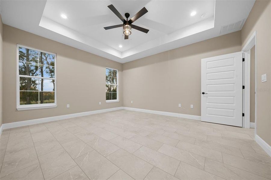 Spacious, unfurnished interior of a new home in , Ocala (Image 49).