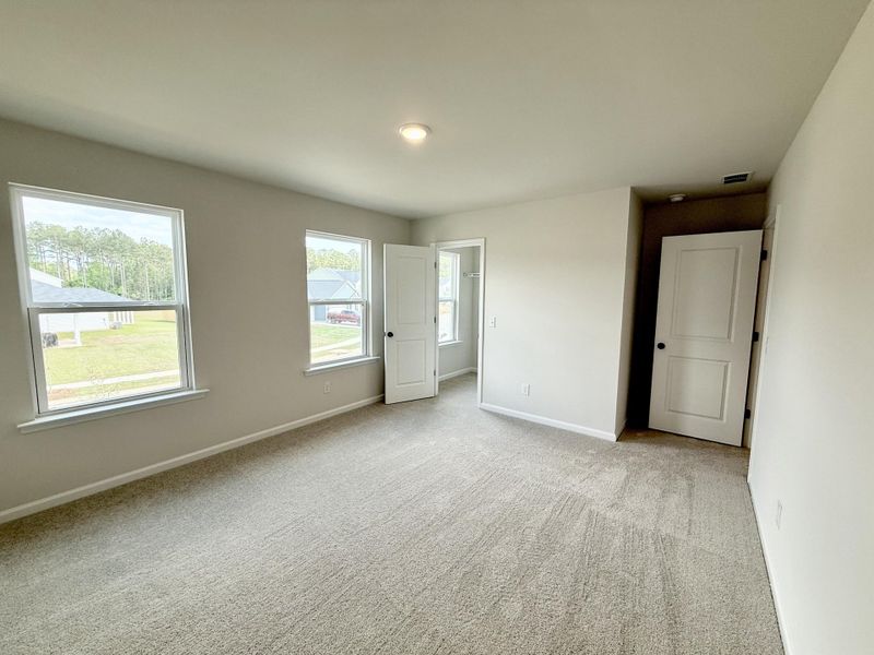 Spacious, unfurnished interior of a new home in , Summerville (Image 43).