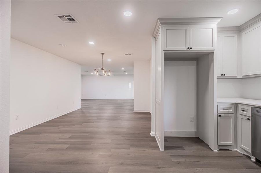 Spacious, unfurnished interior of a new home in , Hillsboro (Image 20).