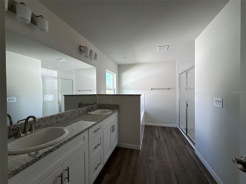Furnished interior view inside a new home in , Ocala (Image 9).