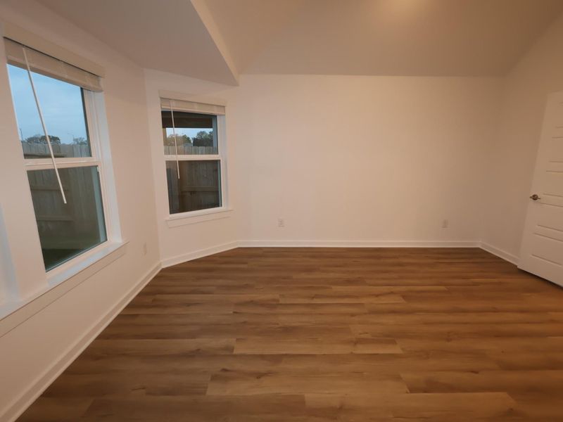 Spacious, unfurnished interior of a new home in Summerview, Fulshear (Image 25). Spacious, unfurnished interior of a new home in Summerview, Fulshear (Image 25).