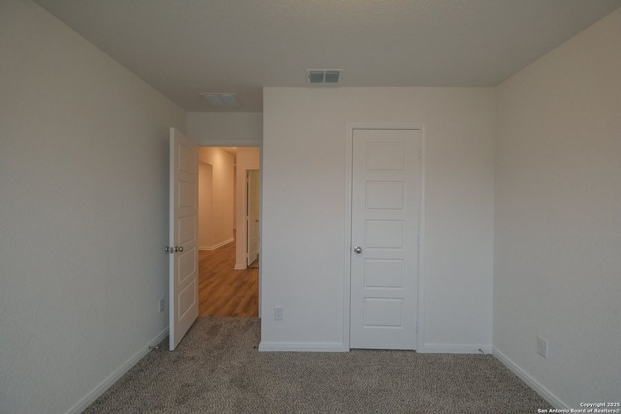 Spacious, unfurnished interior of a new home in Greenspoint Heights, Seguin (Image 23).