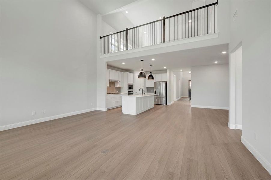 Spacious, unfurnished interior of a new home in Aster Park, McKinney (Image 30).