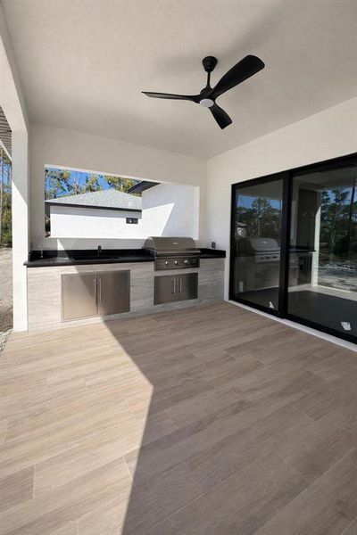 Spacious, unfurnished interior of a new home in , Port Charlotte (Image 15).