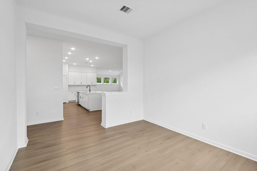 Spacious, unfurnished interior of a new home in Escondido 60', Magnolia (Image 16).