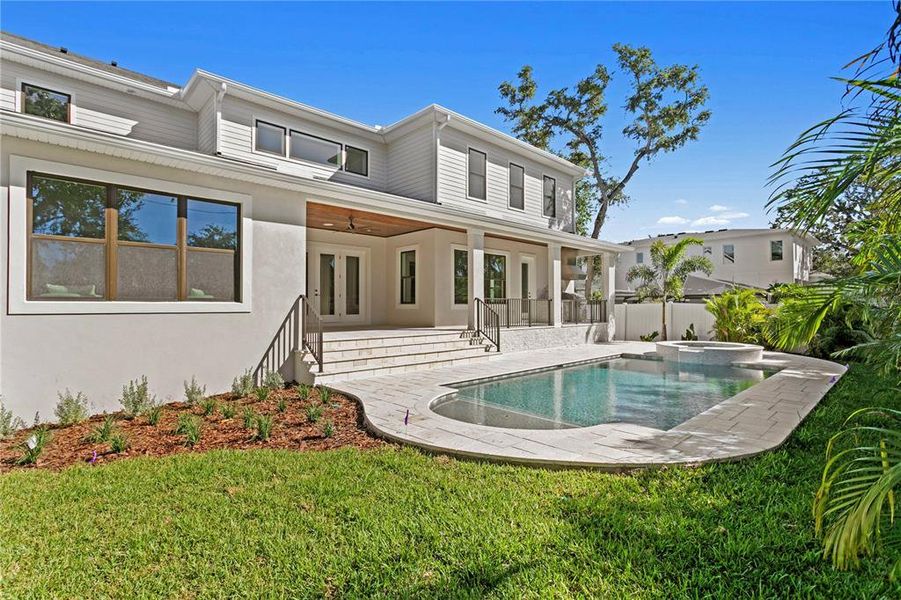 Exterior details and patio area of a home in , Tampa (Image 4).