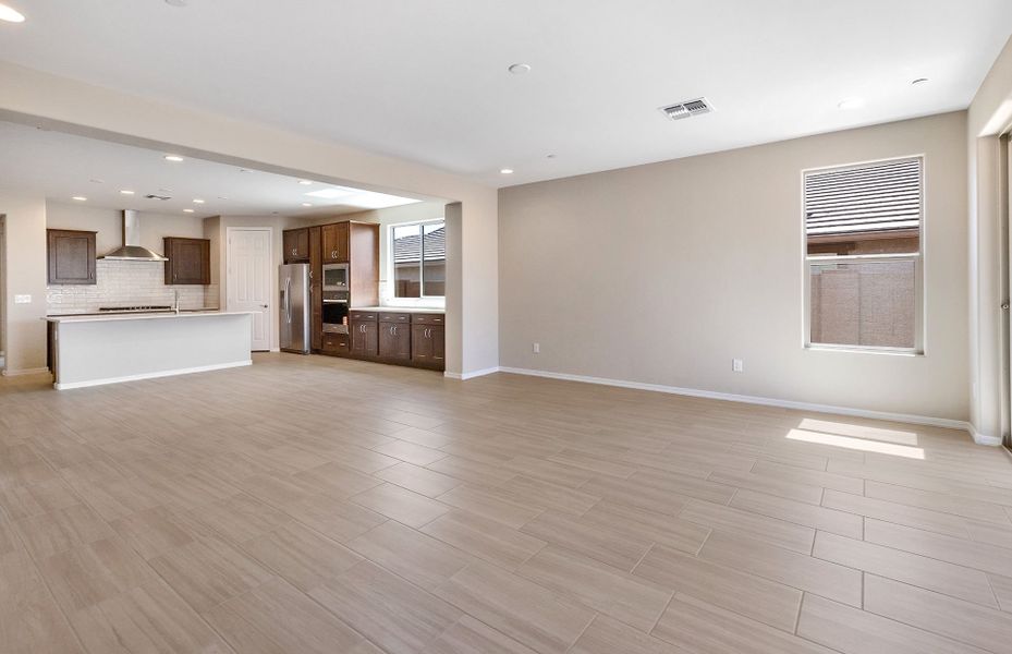 Spacious, unfurnished interior of a new home in Vistoso Canyon Estates, Oro Valley (Image 18). Spacious, unfurnished interior of a new home in Vistoso Canyon Estates, Oro Valley (Image 18).