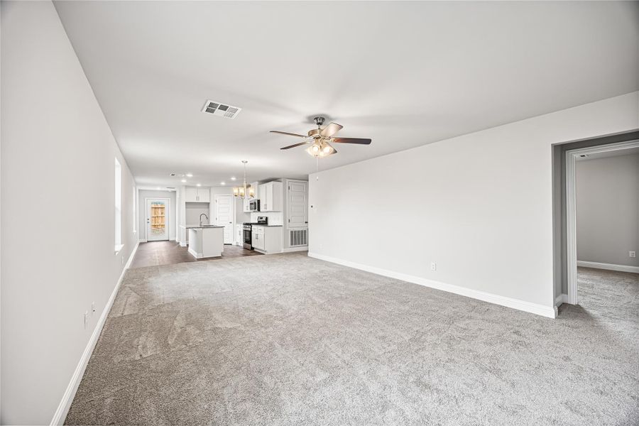 *Representative photo. Colors and features may differ*