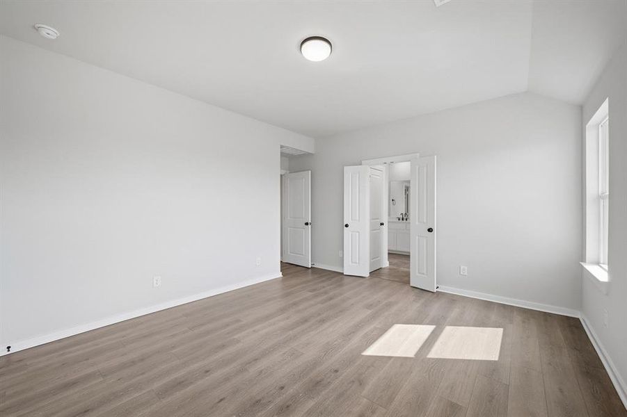 Spacious, unfurnished interior of a new home in Cambridge Crossing, Celina (Image 15).