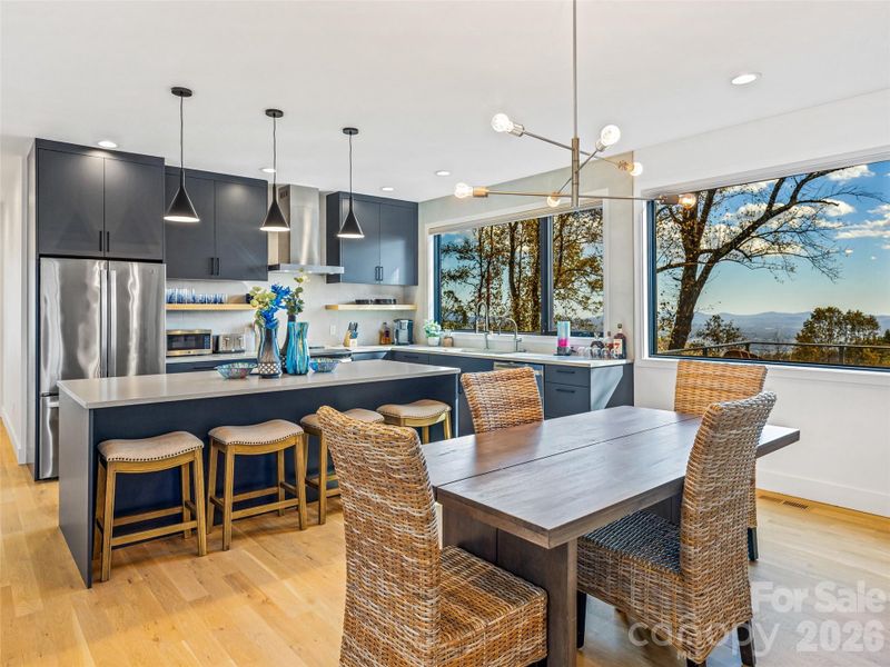 A masterful balance of modern living and mountain views! A masterful balance of modern living and mountain views!